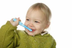 Cuando cepillar los dientes del bebe