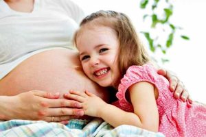 Como decirle a un hijo que va a tener un hermano