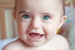 Los primeros dientes del bebe